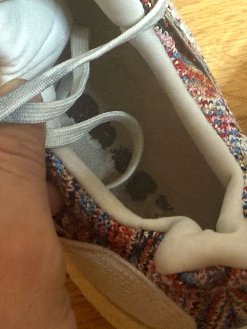 Missoni White and Light Gray Interior Label Detail - Picture 10 of 13